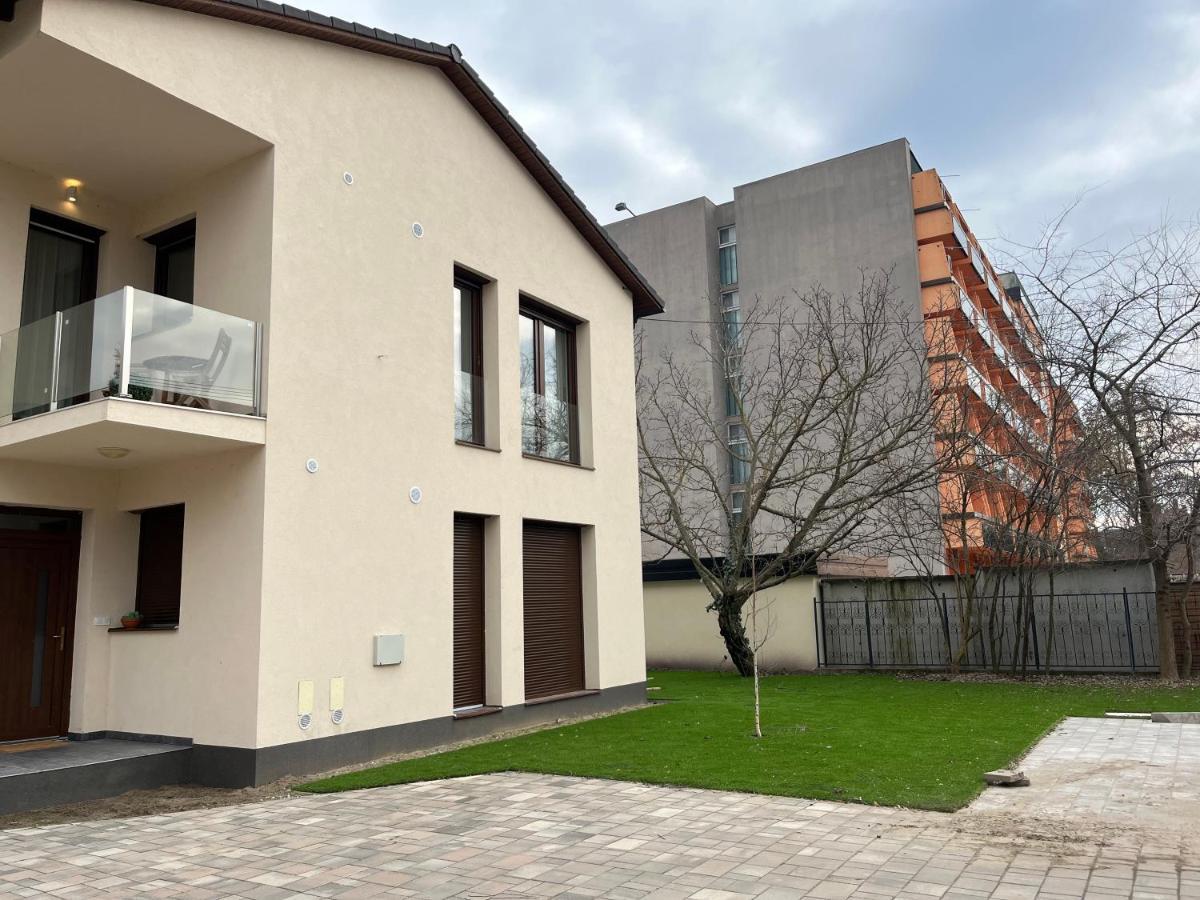 Nature In The City Upper Storey Bestern Szeged Exterior photo